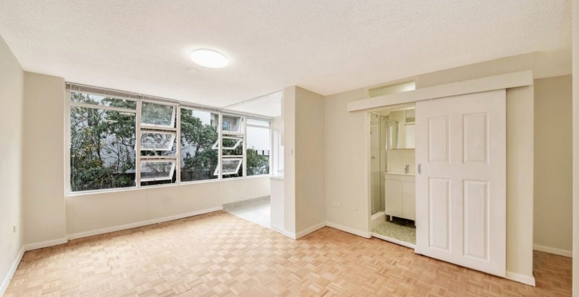 37/2 East Crescent Street, MCMAHONS POINT, NSW 2060 AUS