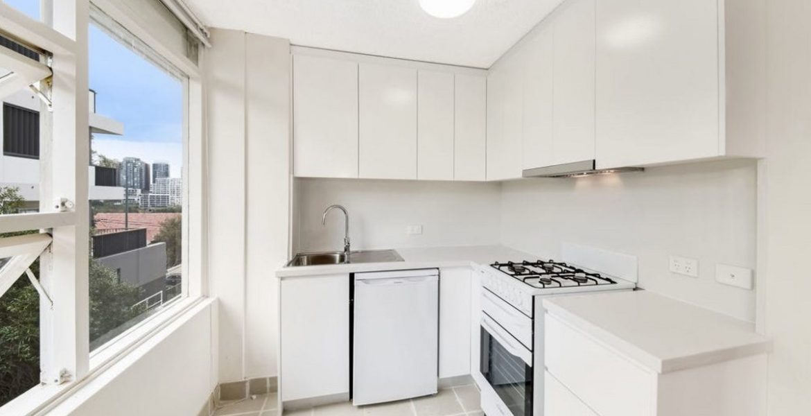 37/2 East Crescent Street, MCMAHONS POINT, NSW 2060 AUS